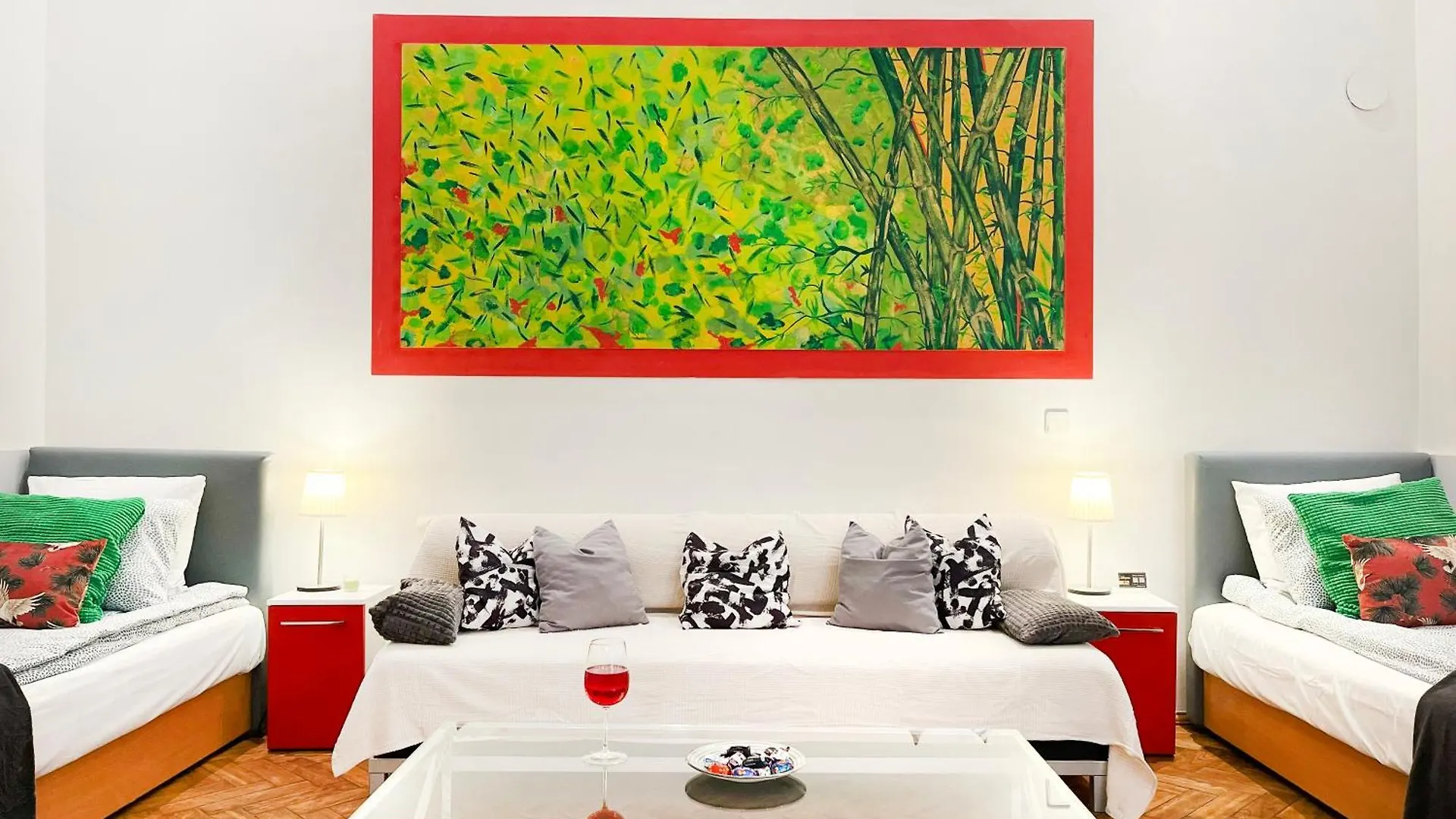 Quiet Apartment In Central Krakow, Main Station