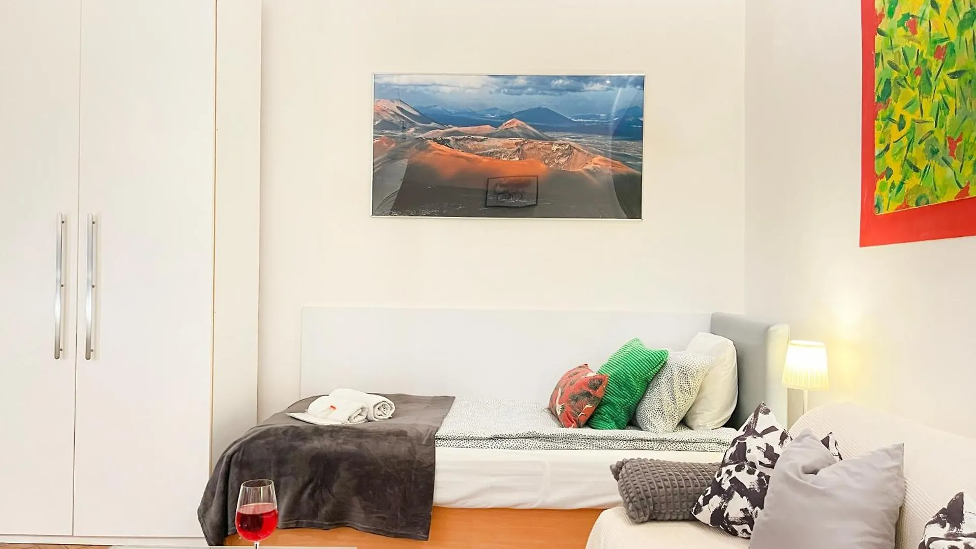 Quiet Apartment In Central Krakow, Main Station Poland
