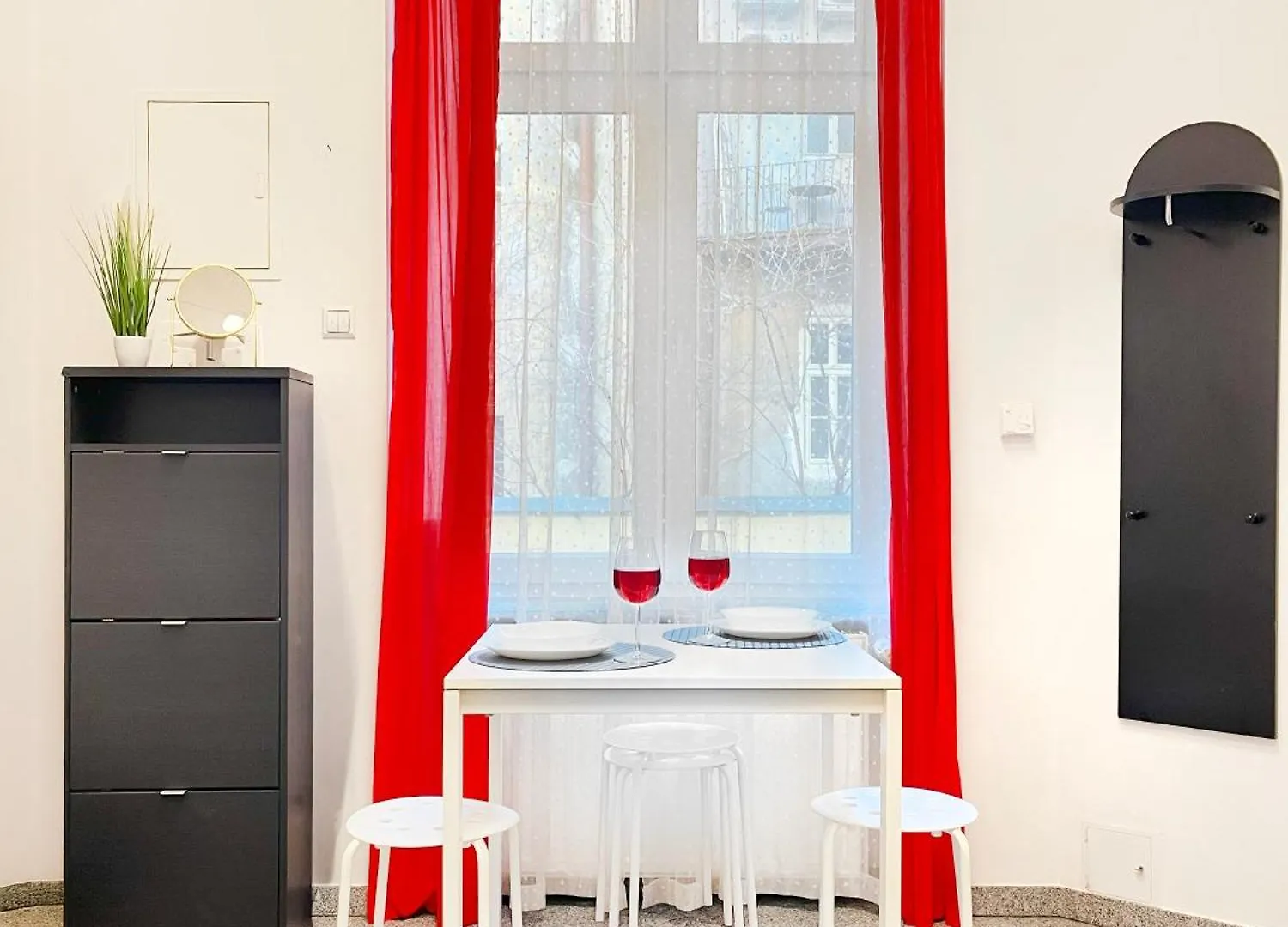 Quiet Apartment In Central Krakow, Main Station Poland