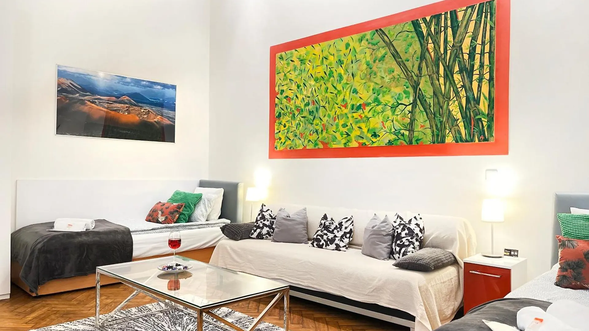 Quiet Apartment In Central Krakow, Main Station