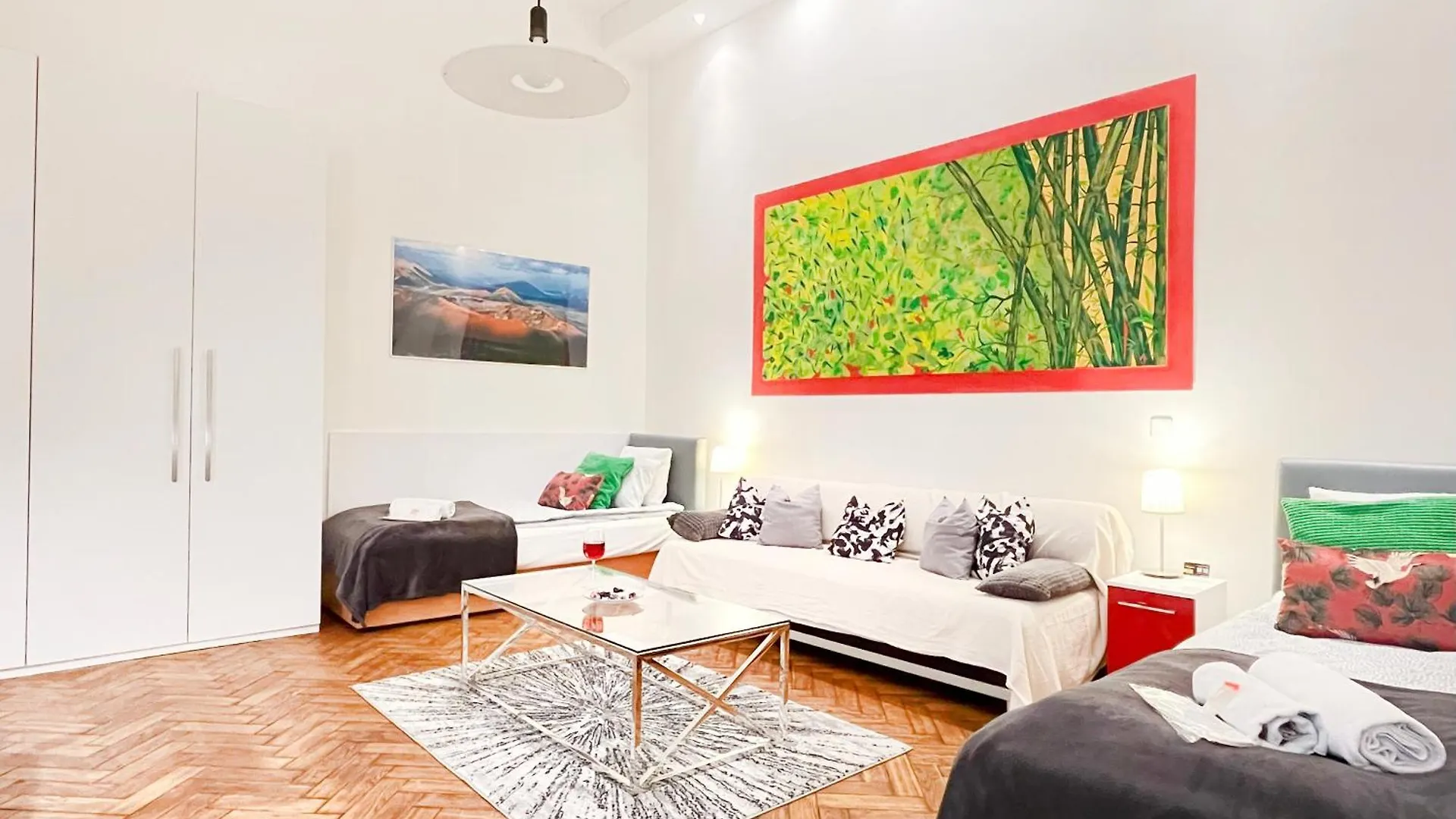 Quiet Apartment In Central Krakow, Main Station